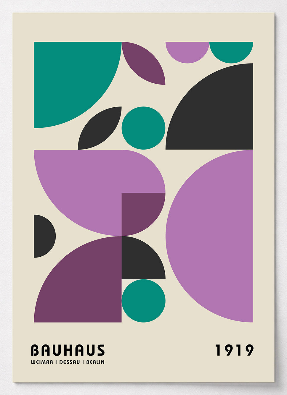 Bauhaus Poster mit geometrischen Flächen in Türkis, Lila und Schwarz