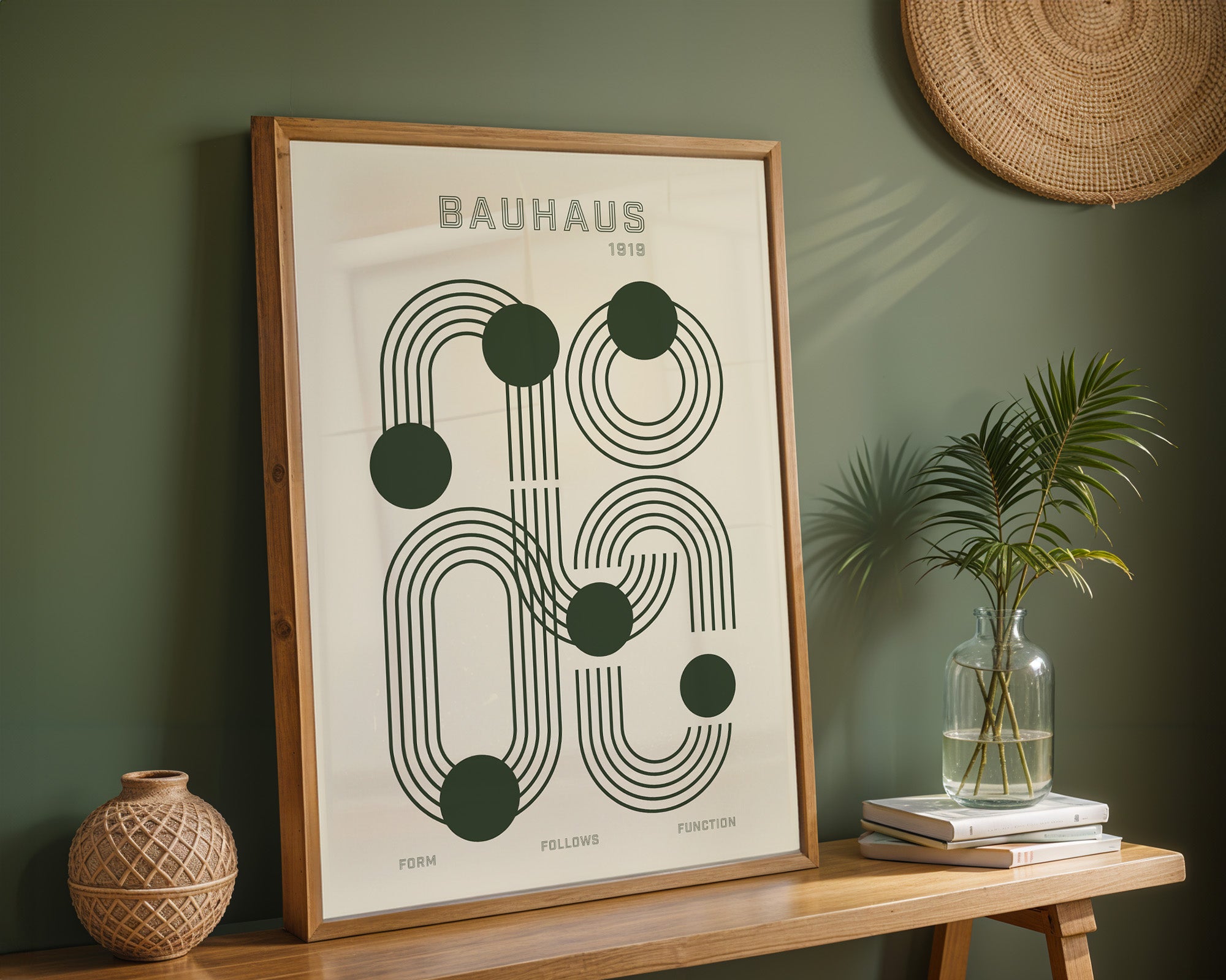 Bauhaus Poster in Grün gerahmt im Arbeitszimmer
