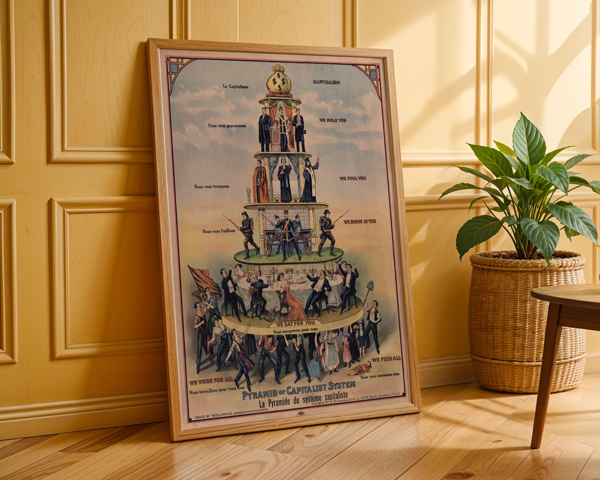 Historisches Poster gerahmt im Arbeitszimmer